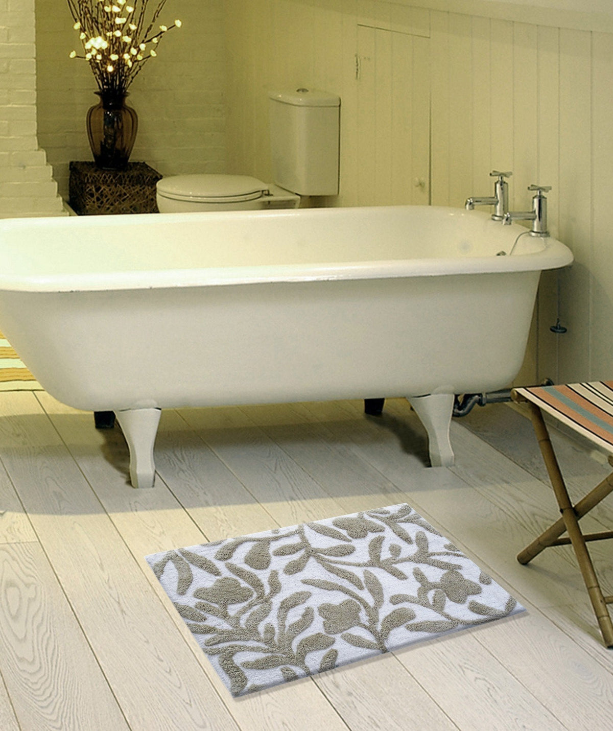 Vibhsa Bath Rug Damask Pattern in Beige & Ivory