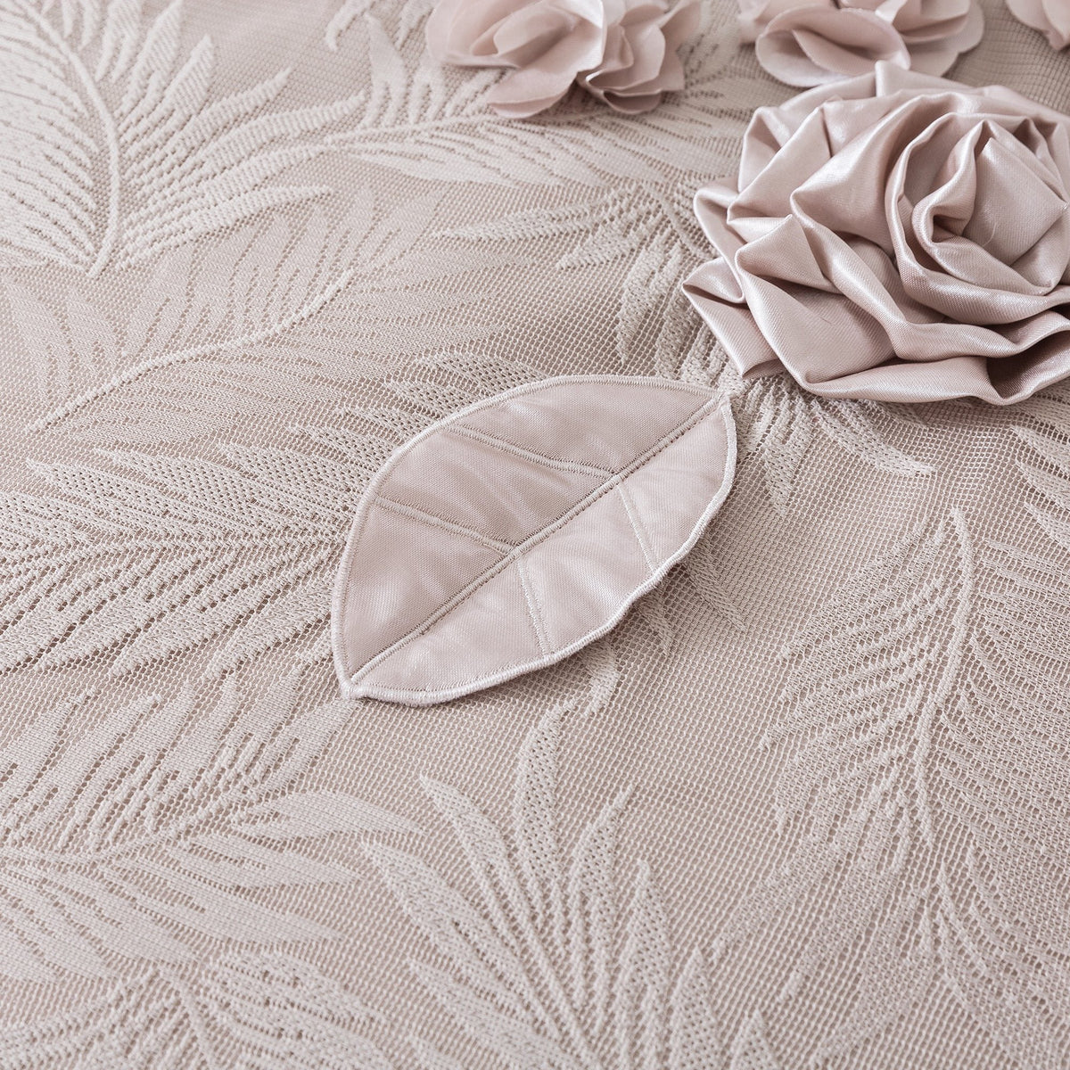 Tache Satin Floral Lace Ruffle Crème Beige Sweet Victorian Luxurious Comforter Set (MZ002C)