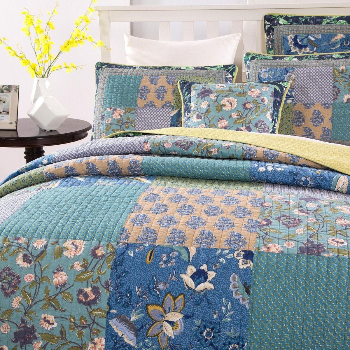 Tache Cotton Bohemian Tropical Calla Lily Quilted Patchwork Bedspread Set (JHW-687)